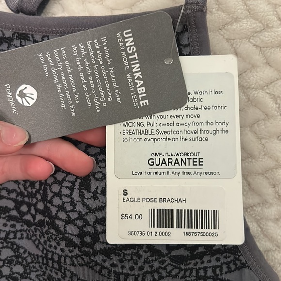 Athleta crop top with build in bra and original padding - Picture 3 of 4